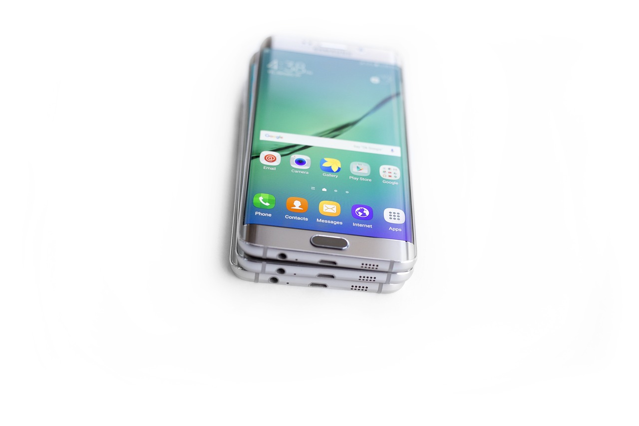 三星Galaxy S7 Edge 7100白色款閃耀登場，最新報(bào)價(jià)一覽